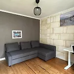 Semesterbostad Charming Family House With Large Terrace Lormont