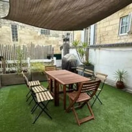 Spacious And Radiant House With Terrace Holiday home Lormont