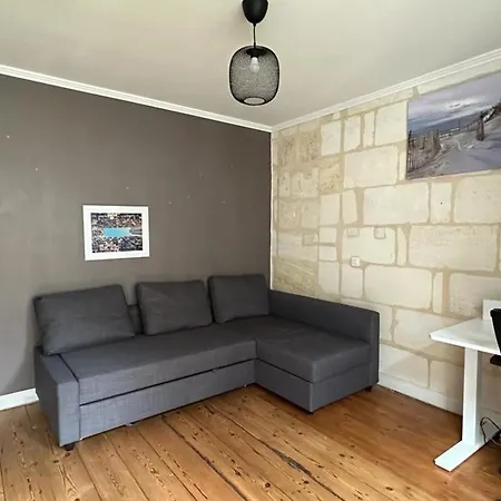 Dom wakacyjny Charming Family House With Large Terrace Lormont