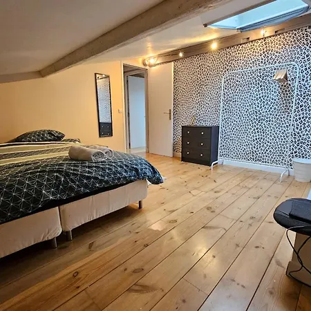 Charming Family House With Large Terrace Semesterbostad *