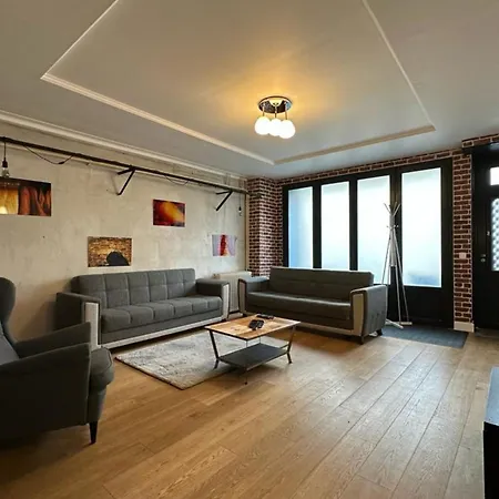 Charming Family House With Large Terrace *